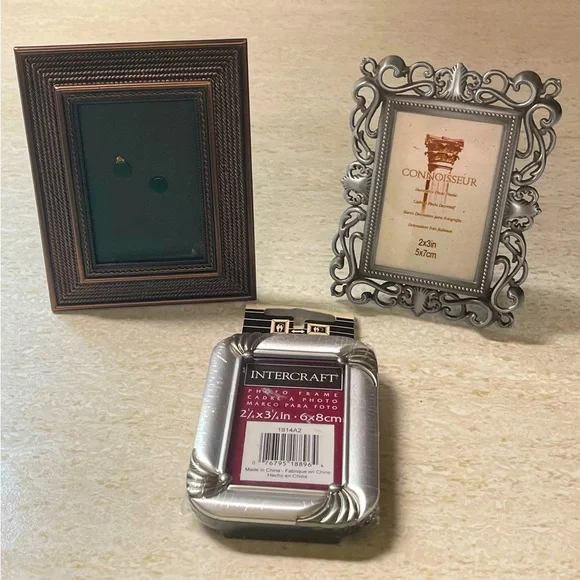 Photo Frame Set - Picture 1 of 2